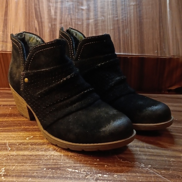 Earth Origins 8 black ankle boots 👢 - Picture 1 of 7